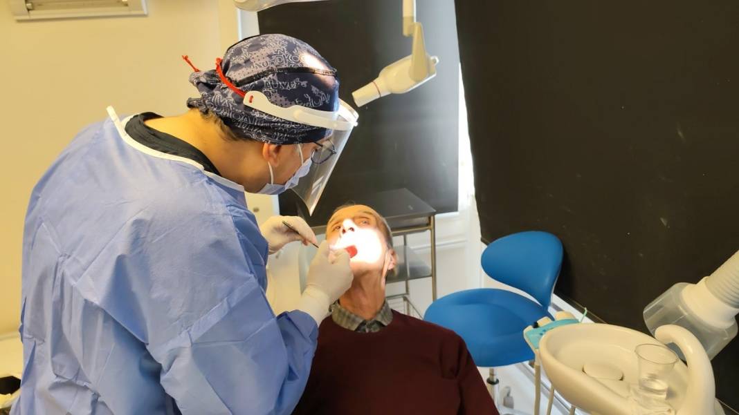 Manisa'da ilginç olay! 83 yaşında 20'lik diş çıkardı 2